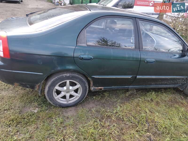 Хэтчбек Kia Shuma 2003 в Ровно