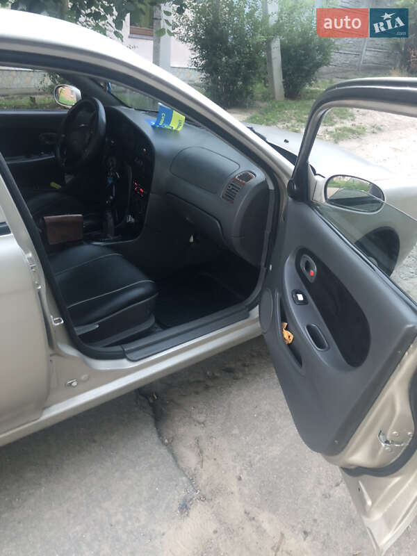 Kia Shuma 2000
