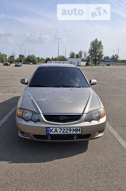 Седан Kia Shuma 2003 в Києві