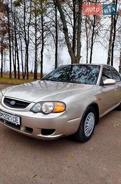 Седан Kia Shuma 2001 в Тростянці