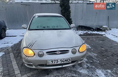 Седан Kia Shuma 1998 в Чернівцях