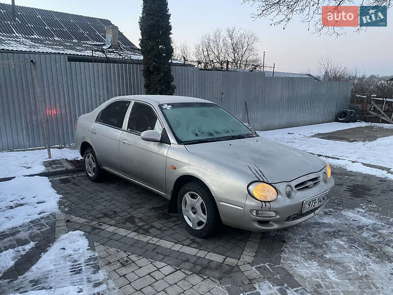 Седан Kia Shuma 1998 в Чернівцях