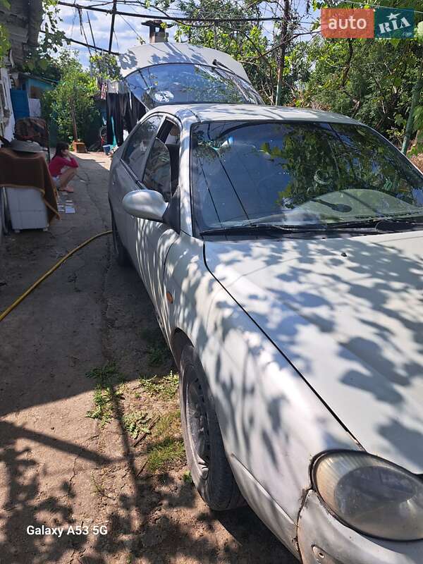 Седан Kia Shuma 1999 в Херсоні