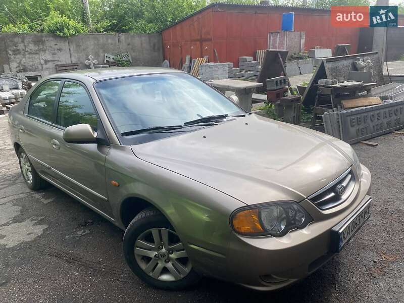 Седан Kia Shuma 2002 в Кам'янському
