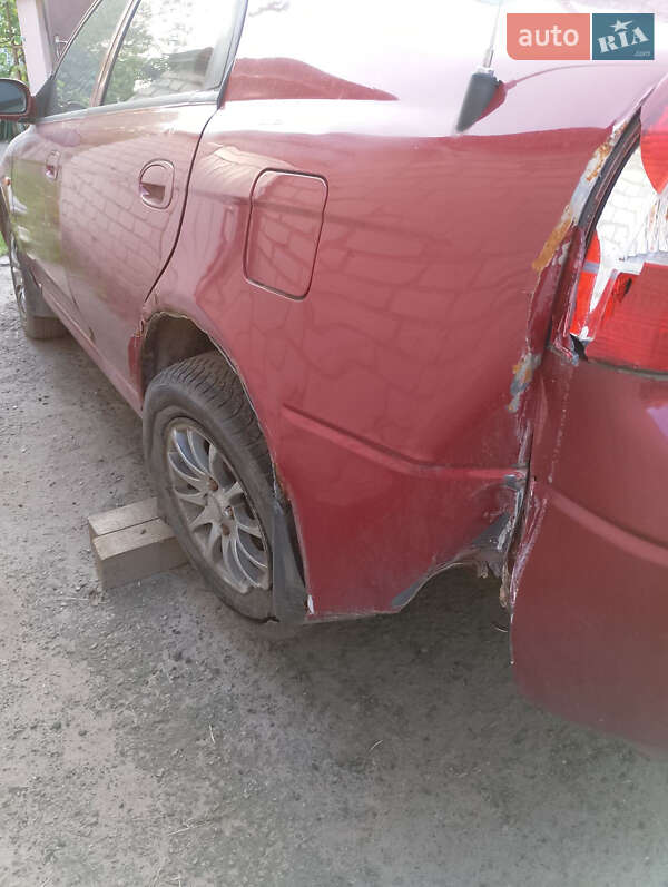 Седан Kia Shuma 1999 в Кременчуге