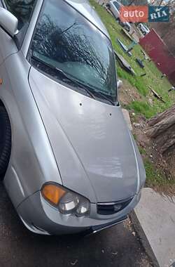 Седан Kia Shuma 2004 в Броварах