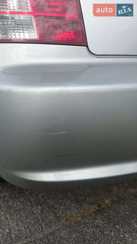Седан Kia Shuma 2004 в Каменском