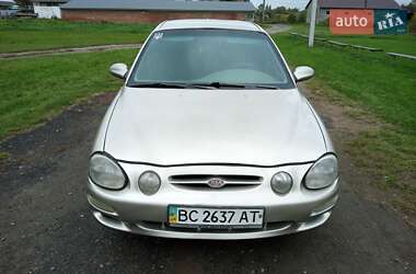 Седан Kia Shuma 2000 в Новояворівську