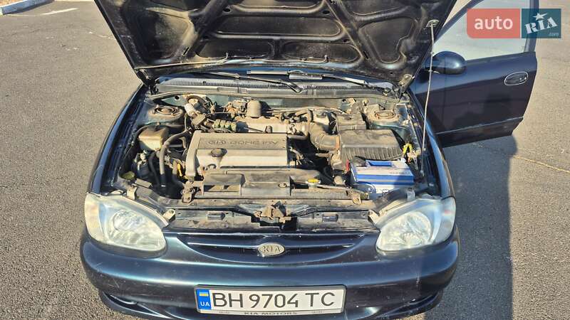 Седан Kia Shuma 1999 в Одессе