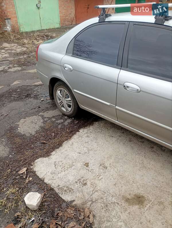 Седан Kia Shuma 2003 в Славянске