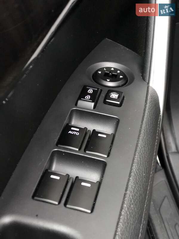 Внедорожник / Кроссовер Kia Sorento 2013 в Черкассах фото 8 Внедорожник / Кроссовер Kia Sorento 2013 в Черкассах