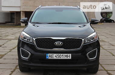Позашляховик / Кросовер Kia Sorento 2016 в 
