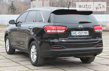 Позашляховик / Кросовер Kia Sorento 2016 в 