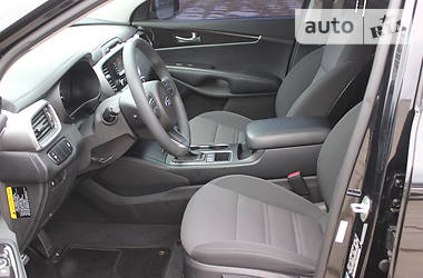 Позашляховик / Кросовер Kia Sorento 2016 в 