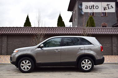 Позашляховик / Кросовер Kia Sorento 2011 в 