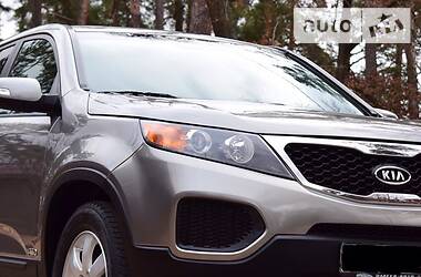 Позашляховик / Кросовер Kia Sorento 2011 в 