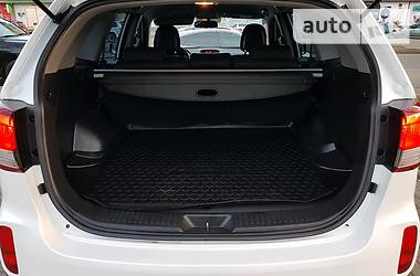 Позашляховик / Кросовер Kia Sorento 2014 в 