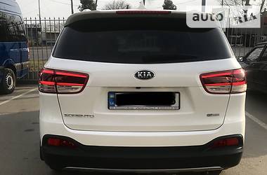 Позашляховик / Кросовер Kia Sorento 2016 в 