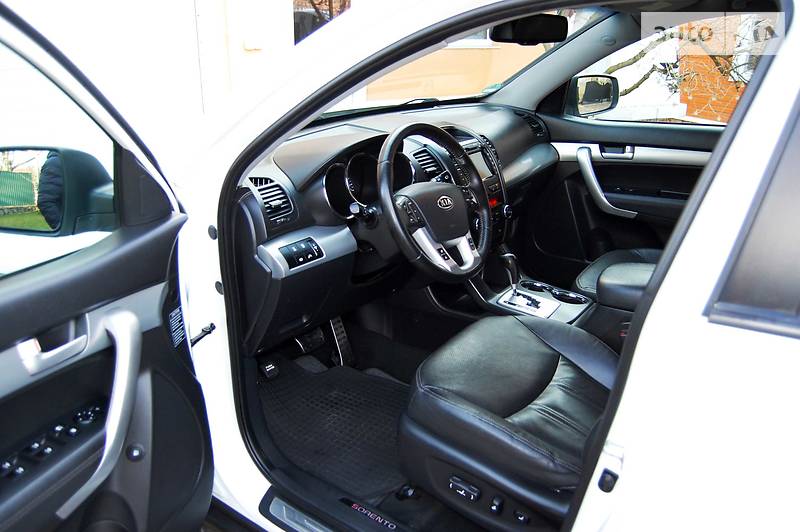 Позашляховик / Кросовер Kia Sorento 2011 в Умані