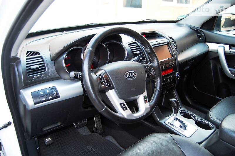 Позашляховик / Кросовер Kia Sorento 2011 в Умані