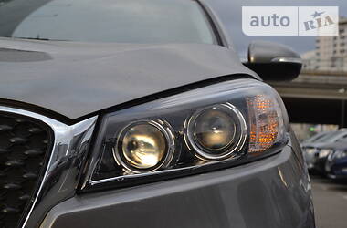 Позашляховик / Кросовер Kia Sorento 2015 в 