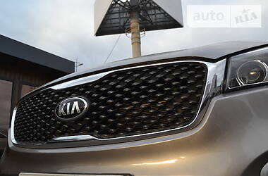 Позашляховик / Кросовер Kia Sorento 2015 в 