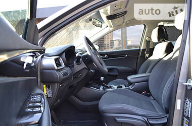 Позашляховик / Кросовер Kia Sorento 2015 в 