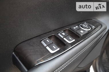 Позашляховик / Кросовер Kia Sorento 2015 в 