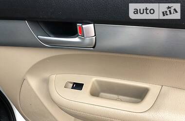 Позашляховик / Кросовер Kia Sorento 2010 в 
