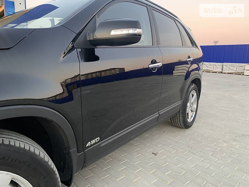 Позашляховик / Кросовер Kia Sorento 2010 в Івано-Франківську