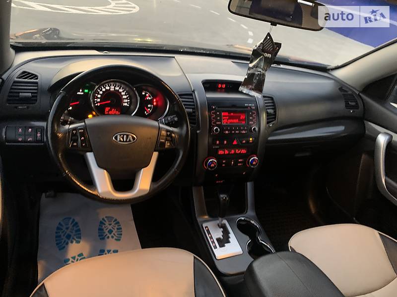 Позашляховик / Кросовер Kia Sorento 2010 в Івано-Франківську
