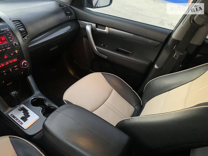 Позашляховик / Кросовер Kia Sorento 2010 в Івано-Франківську