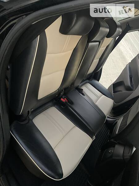 Позашляховик / Кросовер Kia Sorento 2010 в Івано-Франківську