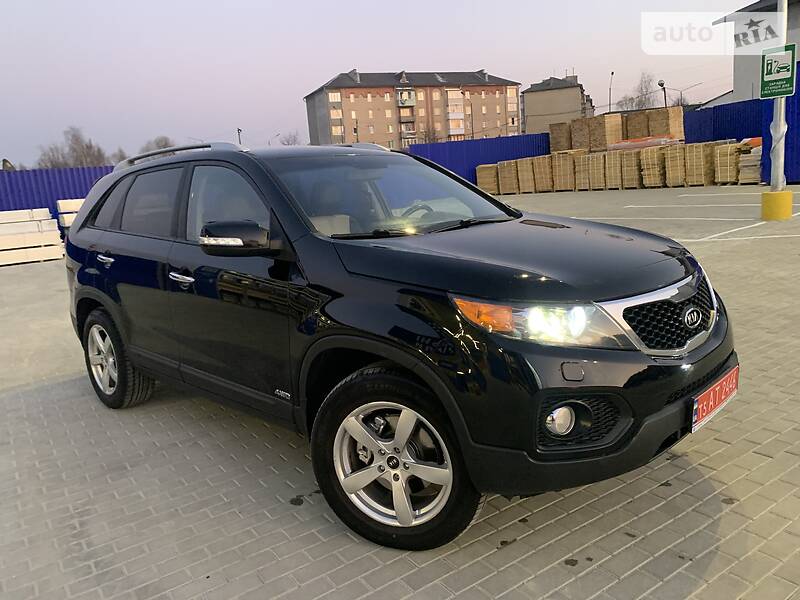 Позашляховик / Кросовер Kia Sorento 2010 в Івано-Франківську