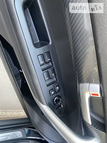 Позашляховик / Кросовер Kia Sorento 2010 в Івано-Франківську