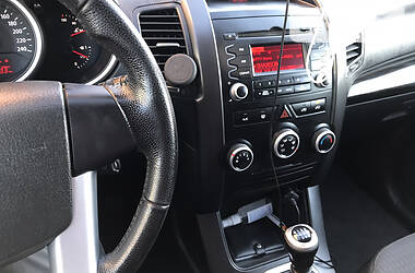 Позашляховик / Кросовер Kia Sorento 2009 в 