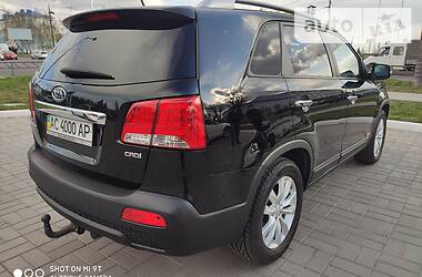 Позашляховик / Кросовер Kia Sorento 2012 в 