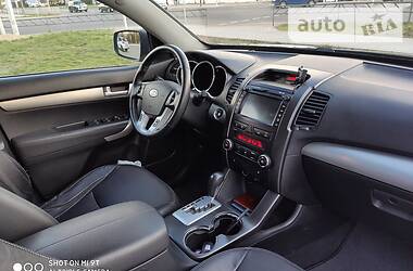 Позашляховик / Кросовер Kia Sorento 2012 в 