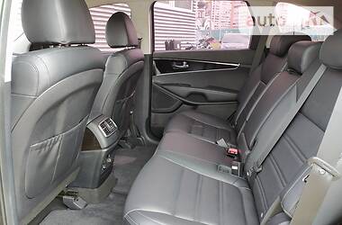 Позашляховик / Кросовер Kia Sorento 2017 в 