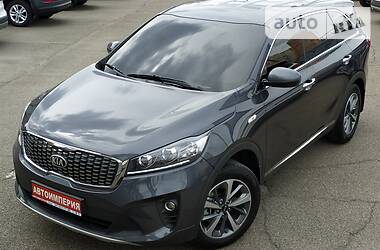 Позашляховик / Кросовер Kia Sorento 2017 в 
