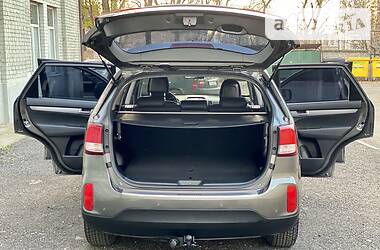 Внедорожник / Кроссовер Kia Sorento 2012 в 