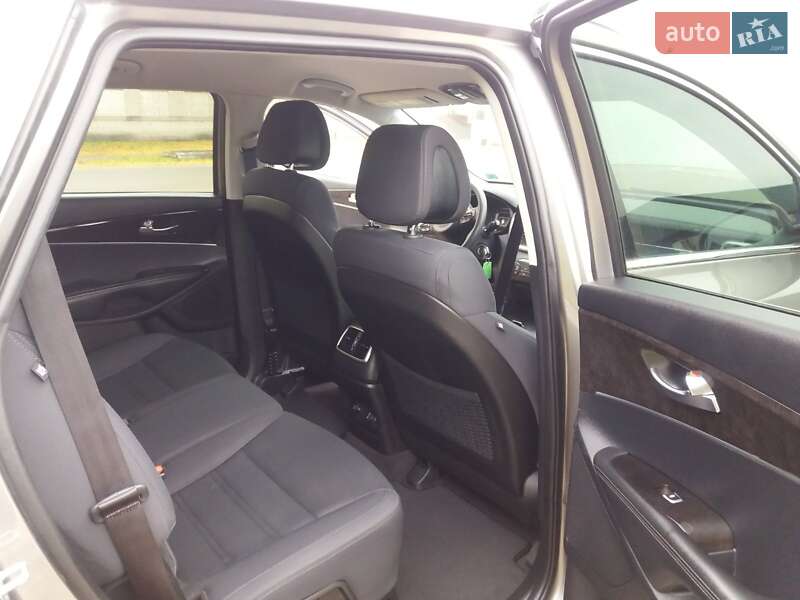 Внедорожник / Кроссовер Kia Sorento 2015 в Черкассах