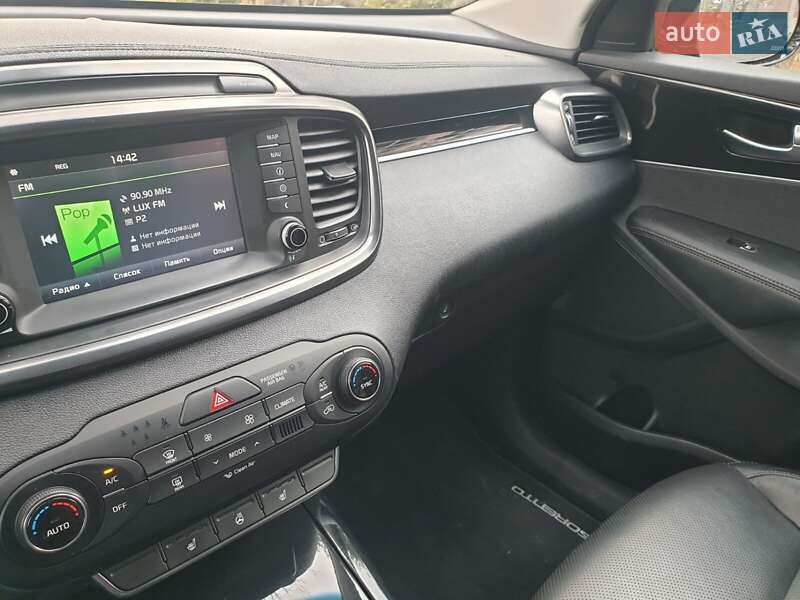 Внедорожник / Кроссовер Kia Sorento 2016 в Луцке