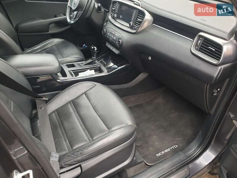 Внедорожник / Кроссовер Kia Sorento 2016 в Луцке