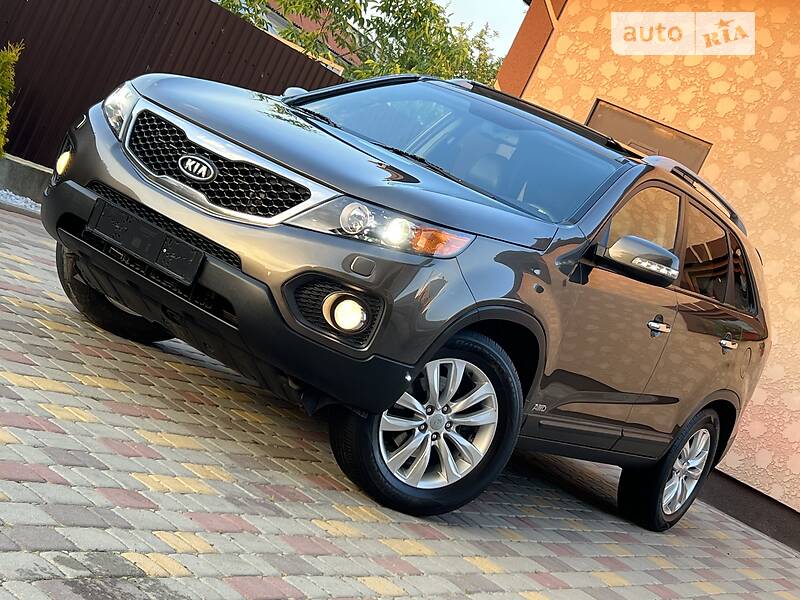 Позашляховик / Кросовер Kia Sorento 2011 в Івано-Франківську