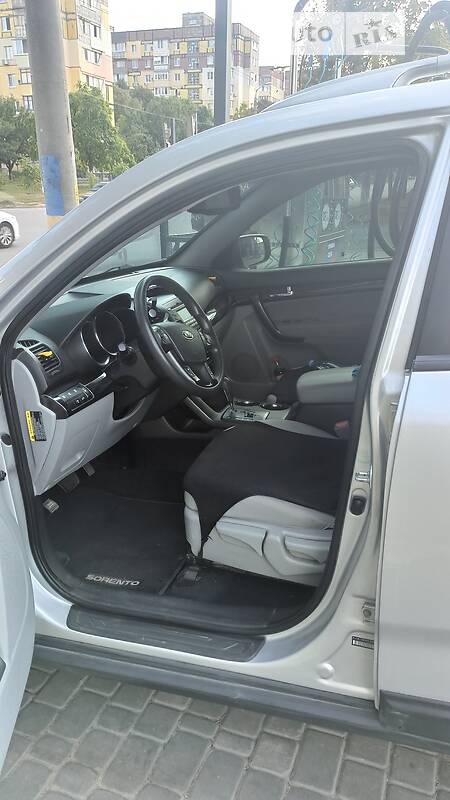 Позашляховик / Кросовер Kia Sorento 2011 в Києві