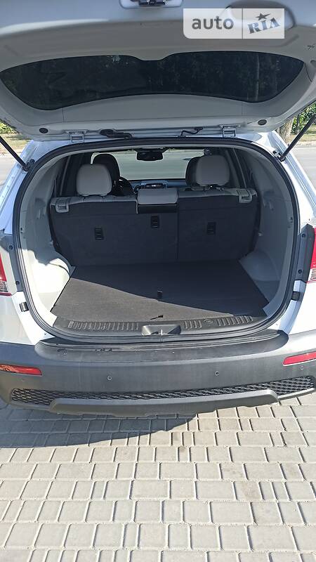 Позашляховик / Кросовер Kia Sorento 2011 в Києві