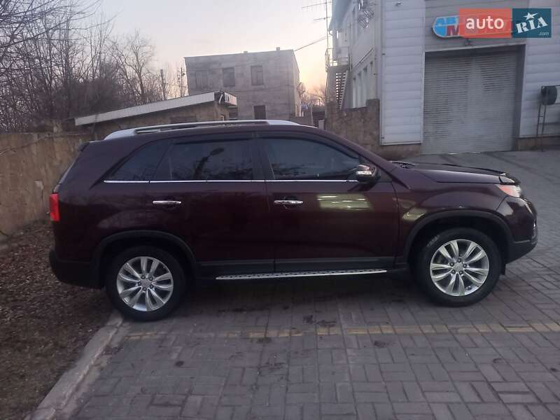 Позашляховик / Кросовер Kia Sorento 2011 в Кам'янському