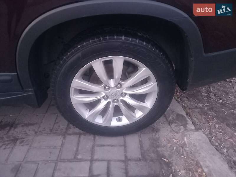 Позашляховик / Кросовер Kia Sorento 2011 в Кам'янському