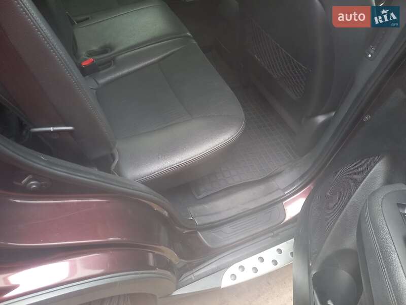 Позашляховик / Кросовер Kia Sorento 2011 в Кам'янському